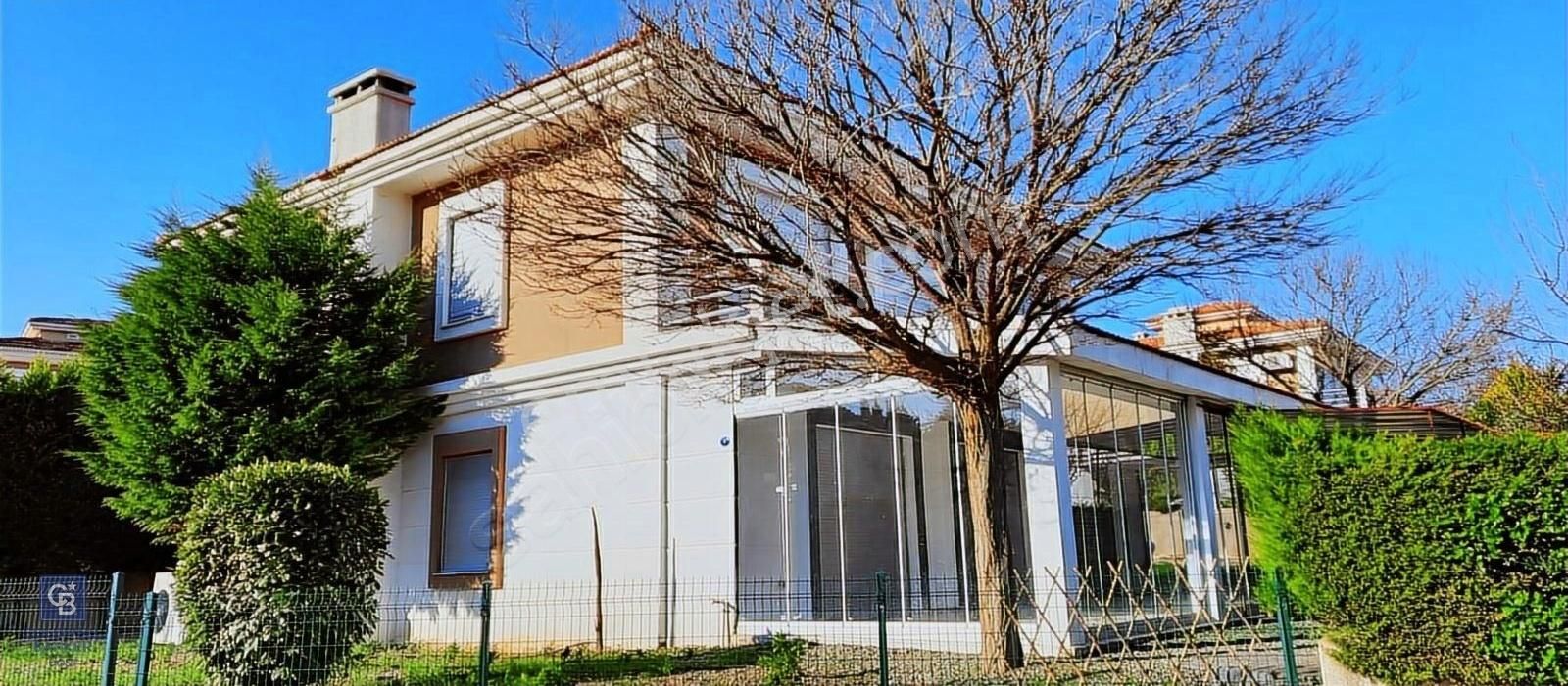 Güzelbahçe Gönen Çamlıköy'de Doğa İçinde Kiralık Müstakil Villa