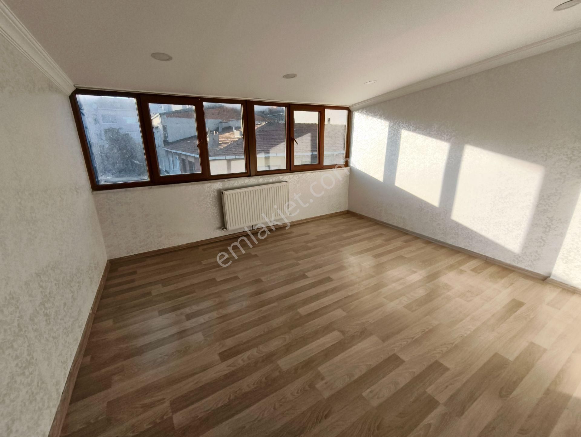 Balcıoğlundan Satılık Krediye Uygun 18 Yıllık 130 M2 Çatı Katı Daire - Görsel 5