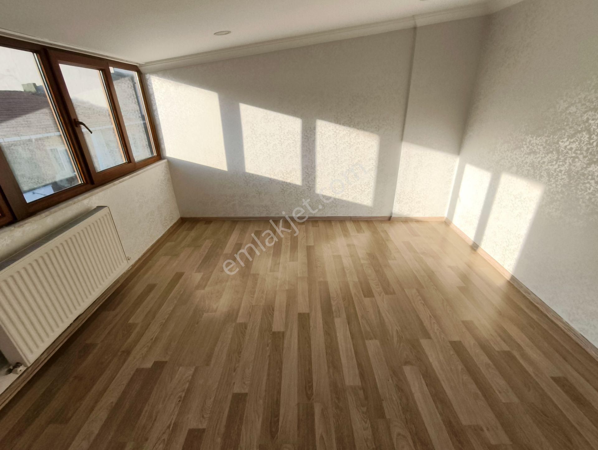 Balcıoğlundan Satılık Krediye Uygun 18 Yıllık 130 M2 Çatı Katı Daire - Görsel 9