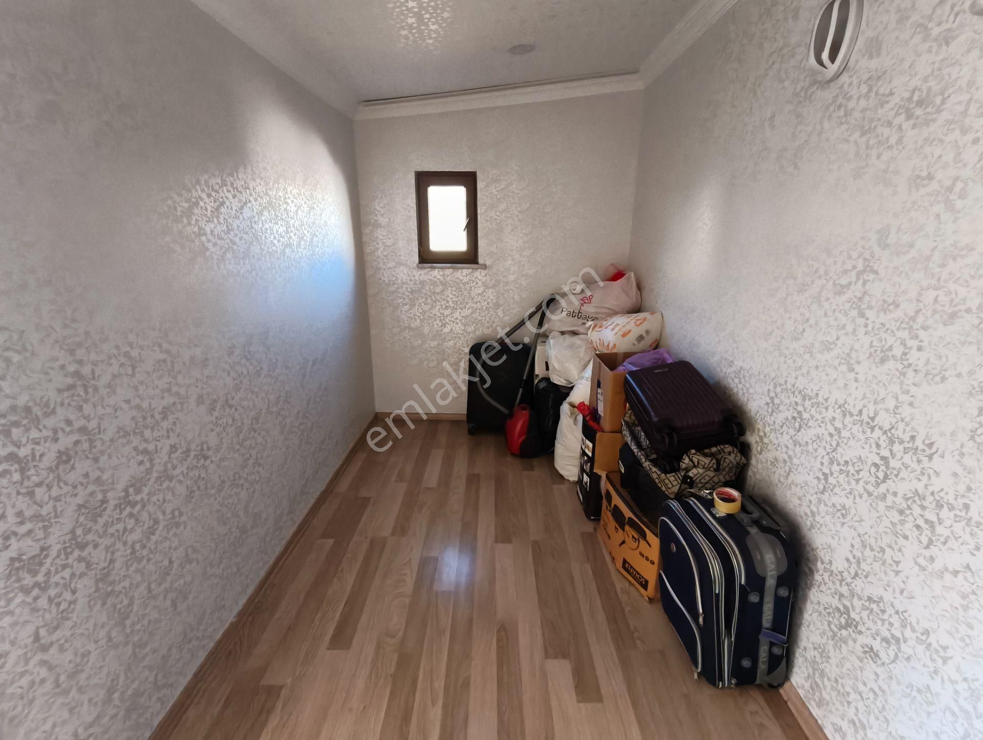 Balcıoğlundan Satılık Krediye Uygun 18 Yıllık 130 M2 Çatı Katı Daire - Görsel 12