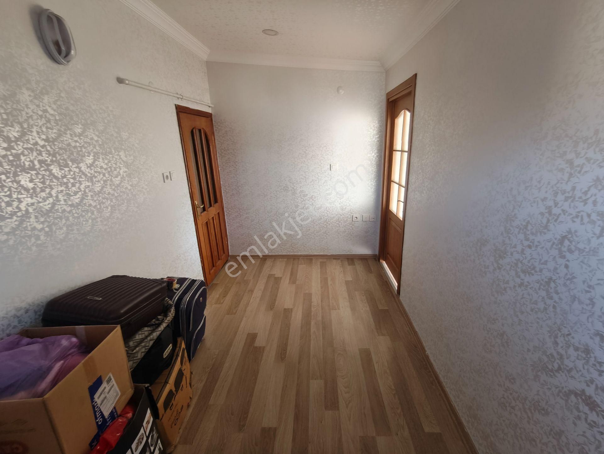 Balcıoğlundan Satılık Krediye Uygun 18 Yıllık 130 M2 Çatı Katı Daire - Görsel 13