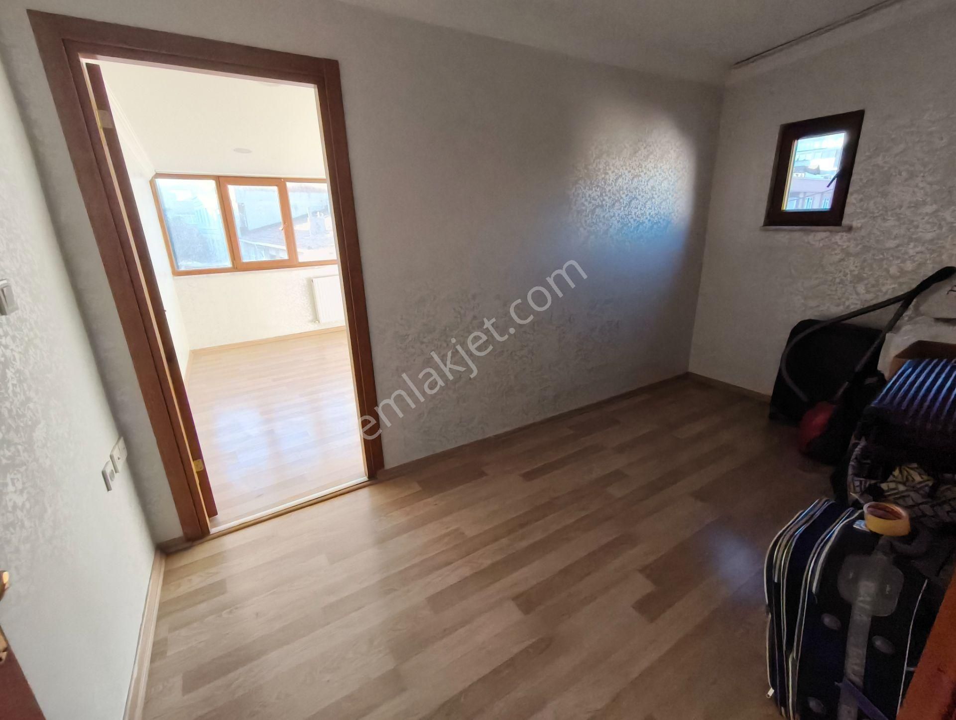 Balcıoğlundan Satılık Krediye Uygun 18 Yıllık 130 M2 Çatı Katı Daire - Görsel 10