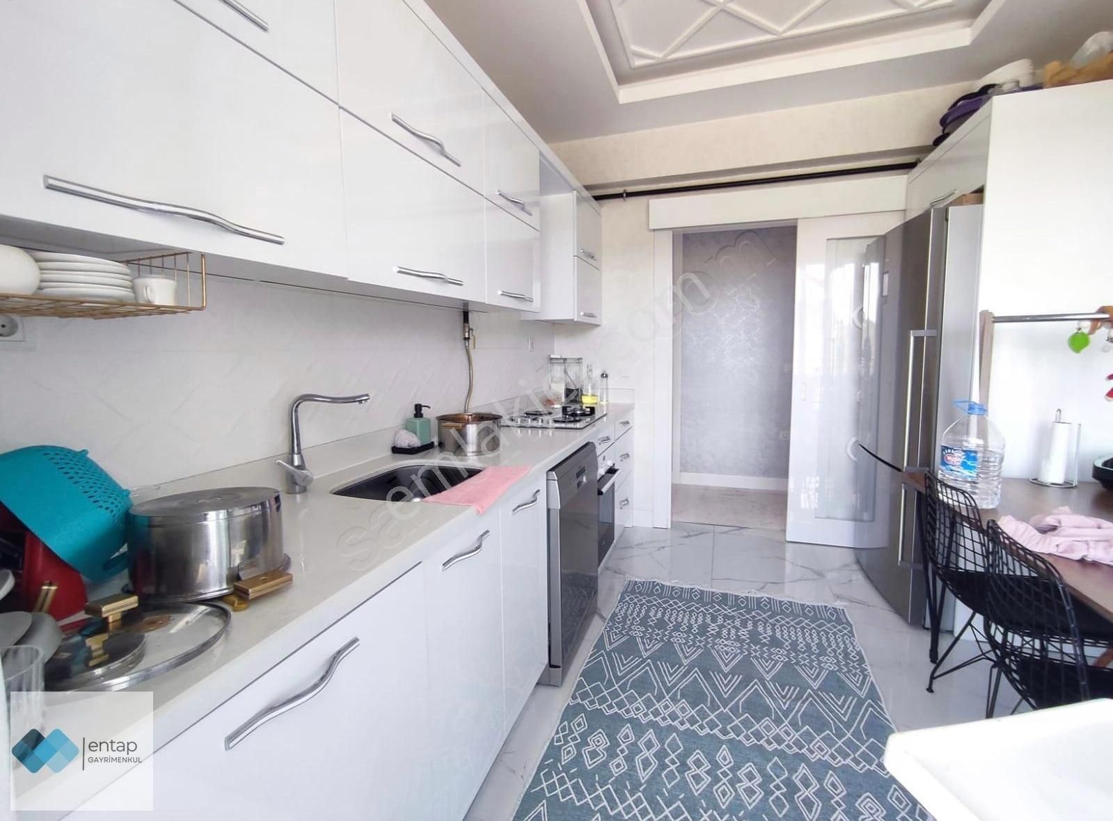 Entaptan Karacaahmette Site İçinde Ön Cephe Satılık 2+1 Daire