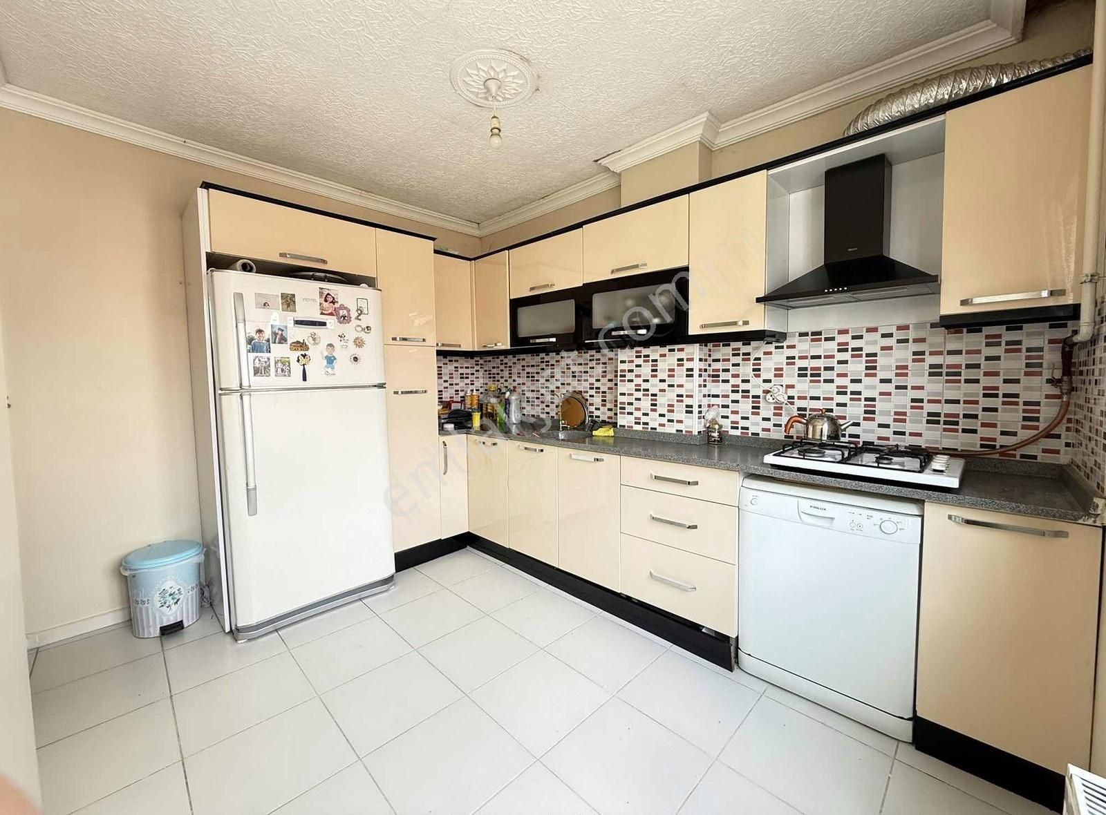 Darıca Tuzla Caddesi Yakını Kiralık 3+1 100m2 Ara Kat