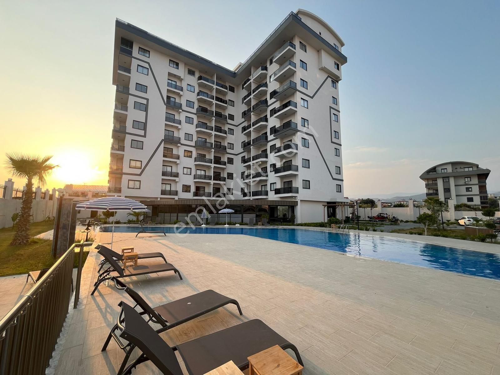 Alanya Payallar Satılık Eşyalı 1+1 Lüks Daire
