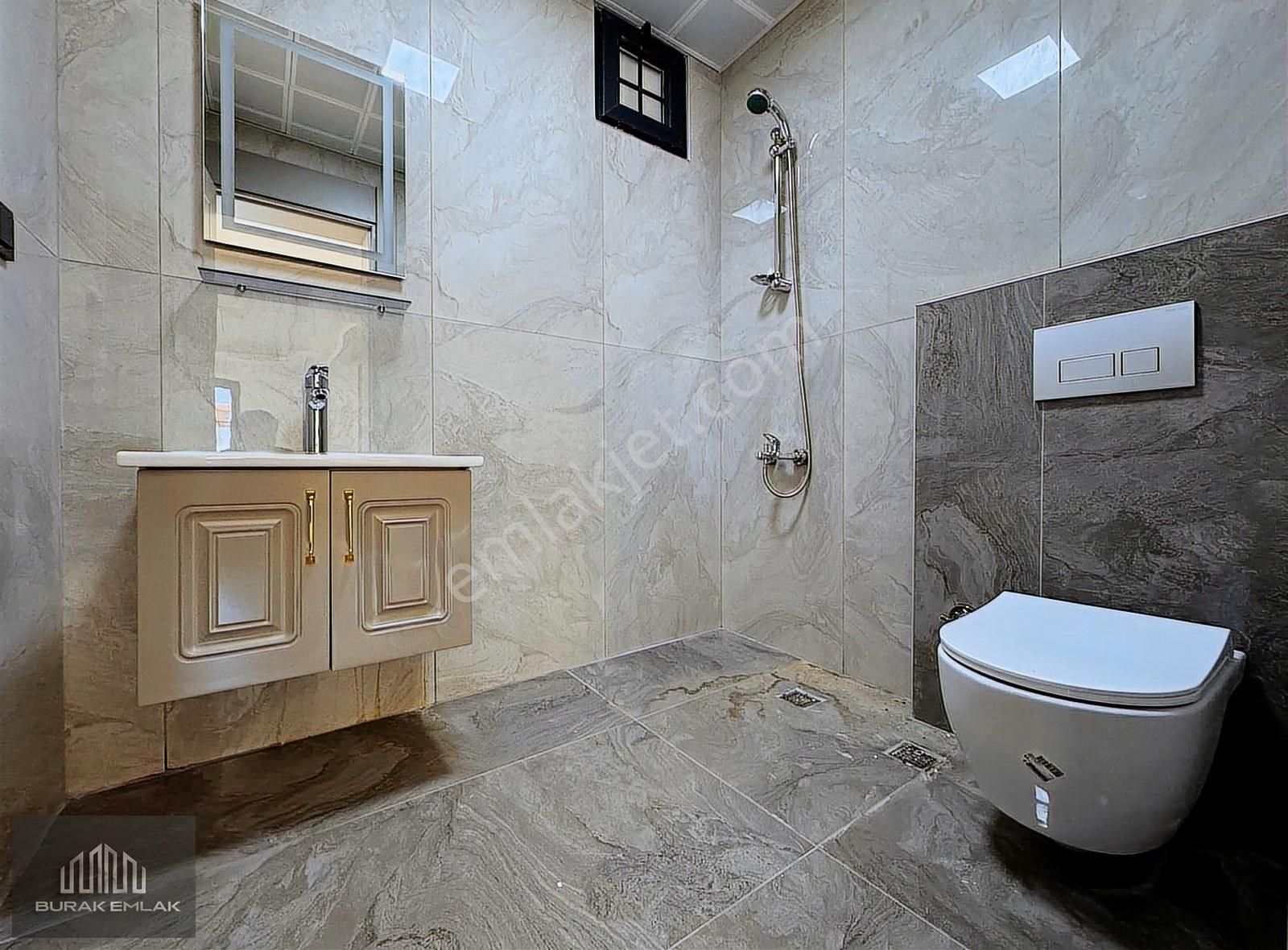 Burak'tan Eşsiz Tasarımlı Geniş Bahçeli Köşebaşı 315m² 5+2 Villa
