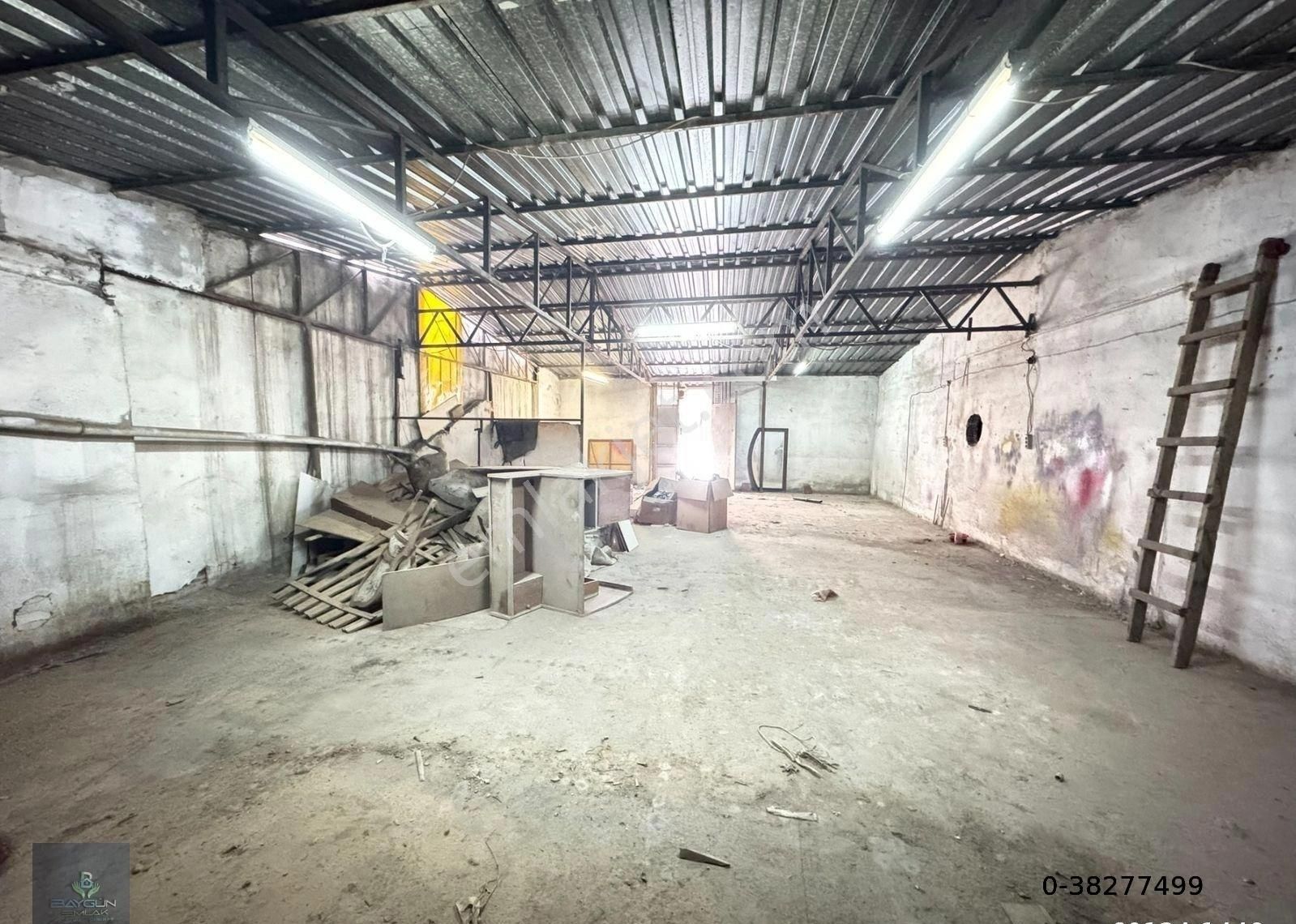 Karabağlar Karabağlar Mahallesi 1.kat Kiralık Depo 100 M2 Vinçli