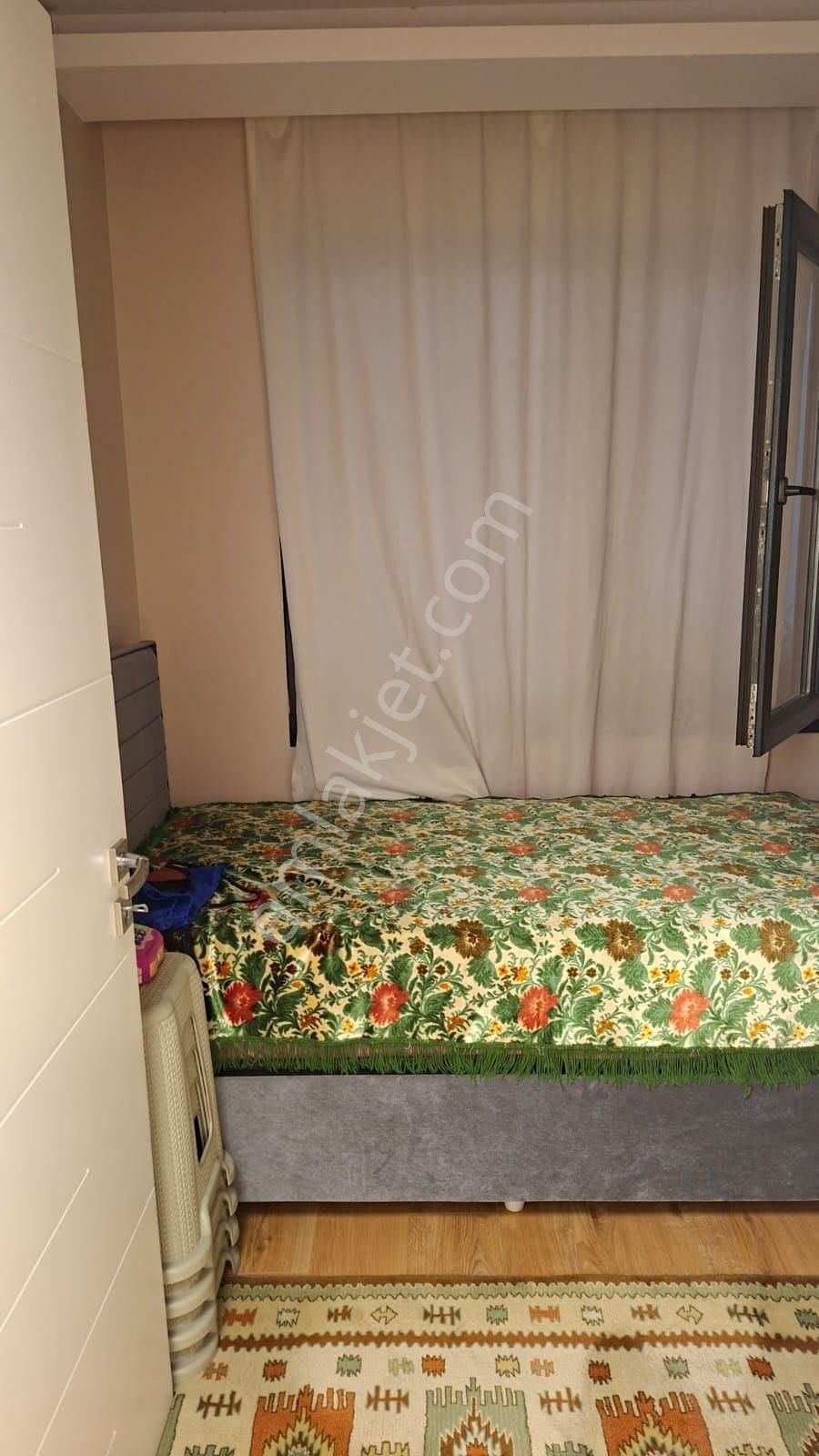 İzmir Karşıyaka Şeemiklerde Satılık 2+1 Açık Mutfak Daire - Görsel 3