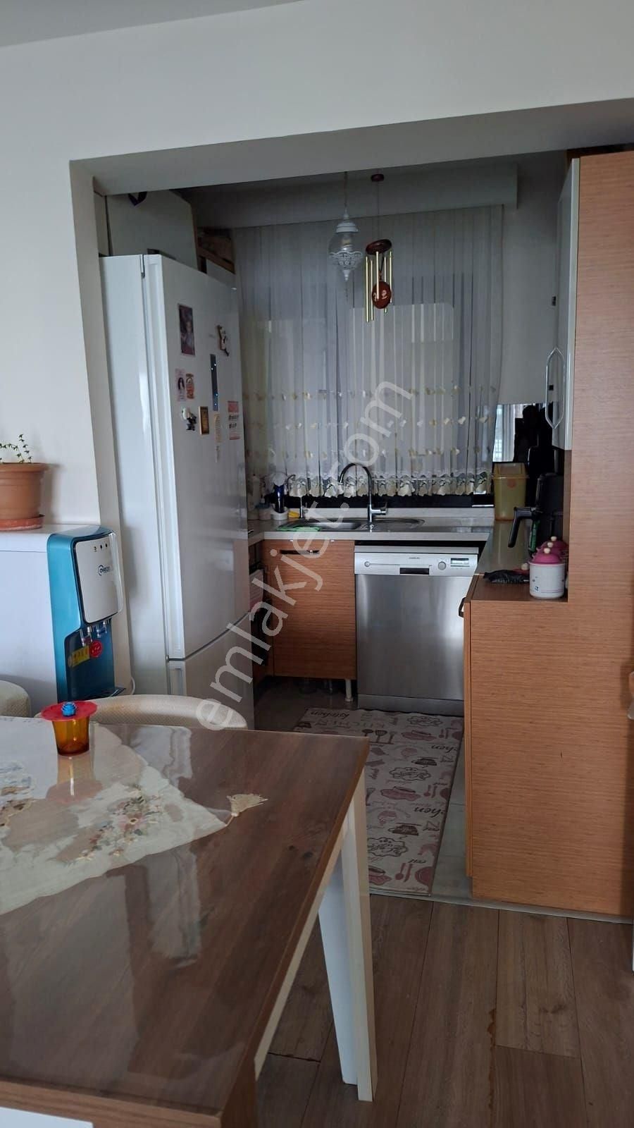 İzmir Karşıyaka Şeemiklerde Satılık 2+1 Açık Mutfak Daire - Görsel 5