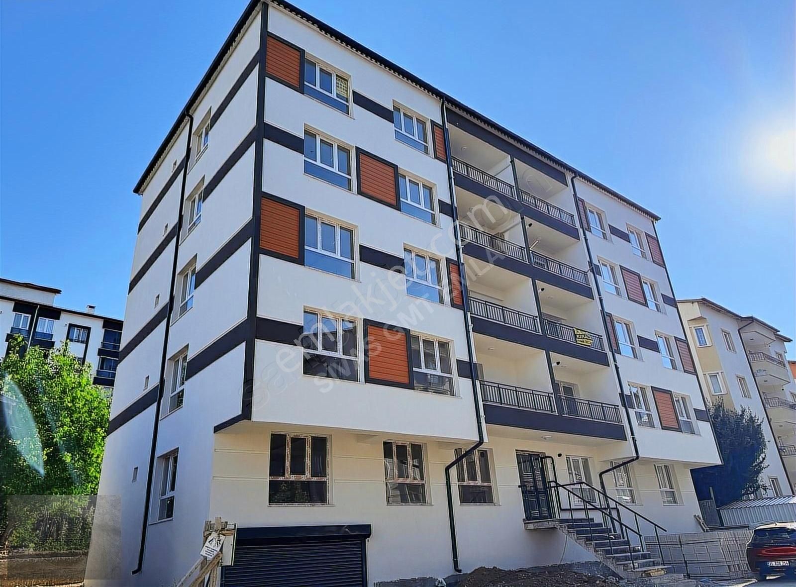 Sivas Gmt Emlak'tan Fatih Mahallesi Kiralık Sıfır 3+1 Full Daire