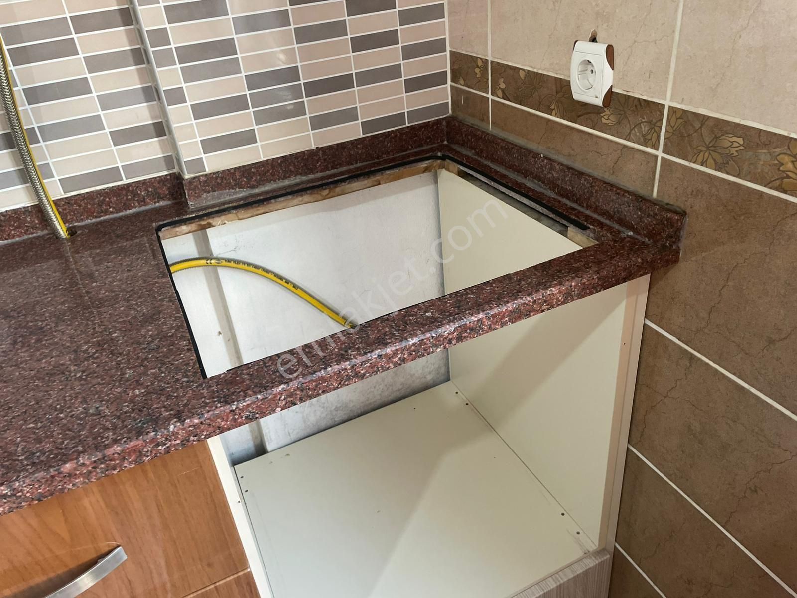 Trabzon Pelıtlıde Anayola Yakın Kiralık 3+1 - Görsel 9