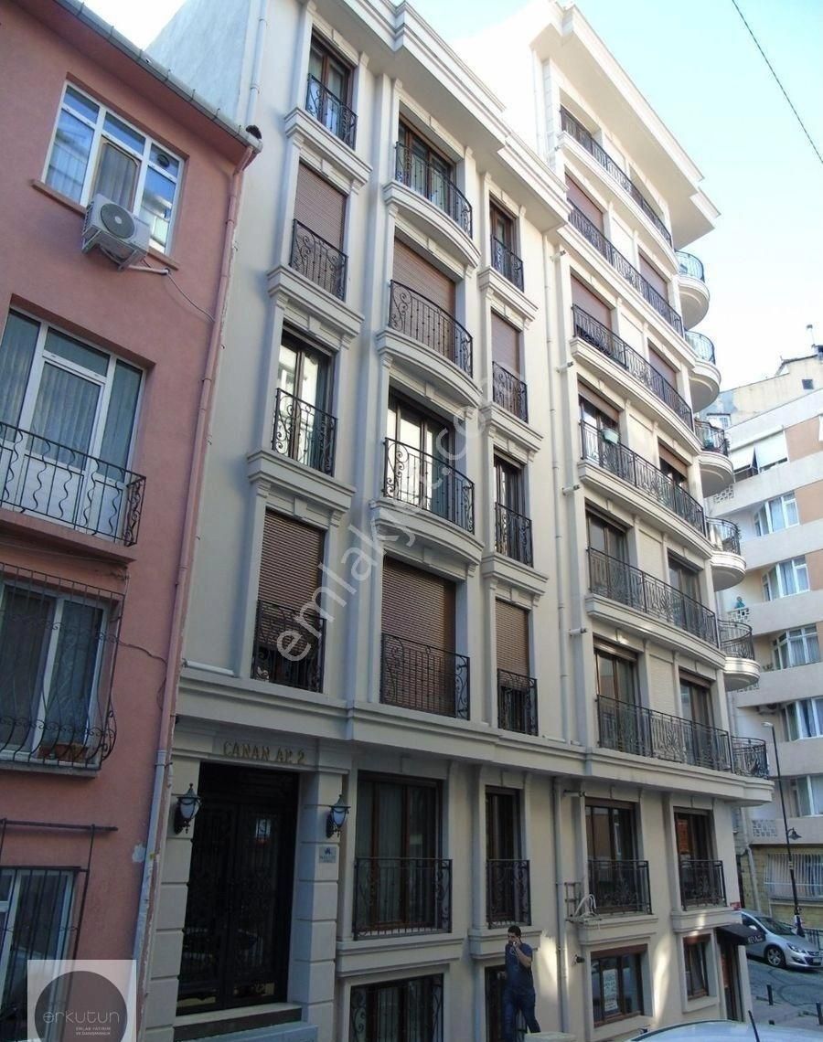 Erkutun'dan, Teşvikiye, Hüsrev Gerede'de Genç Binada 2+1 Kiralık Daire