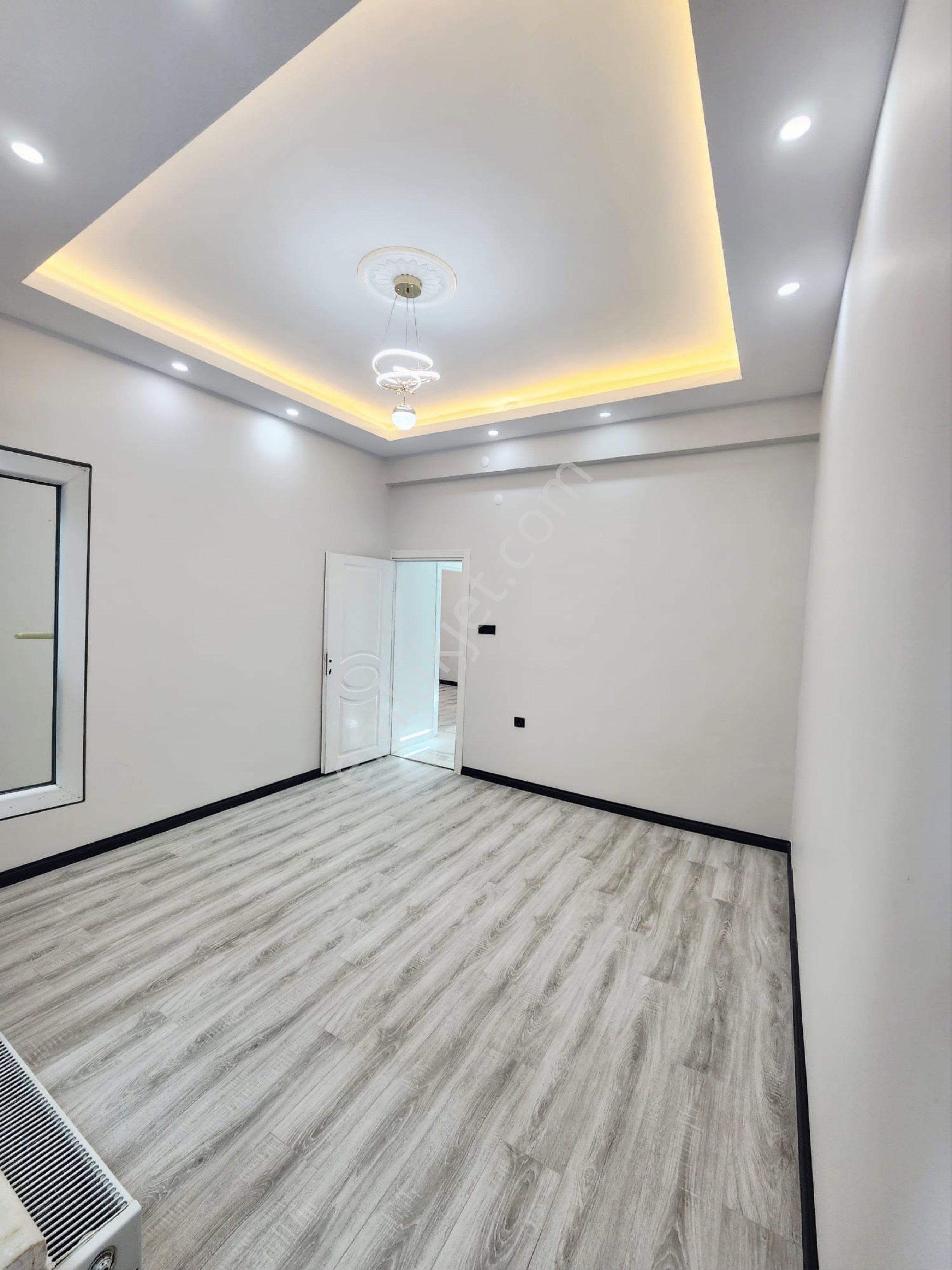 Rasathane Mahallesinde İci Full Yapılı Satılık Daire