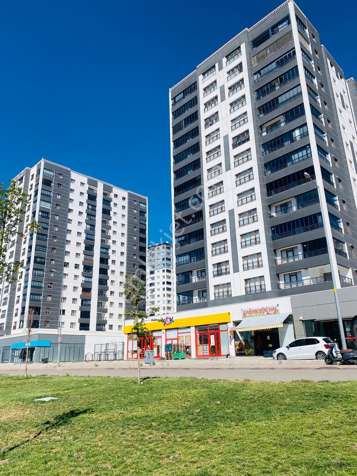 Turkuazdan Teras Evler Sitesinde Prestijli Ve Lüks Satılık 3,5+1