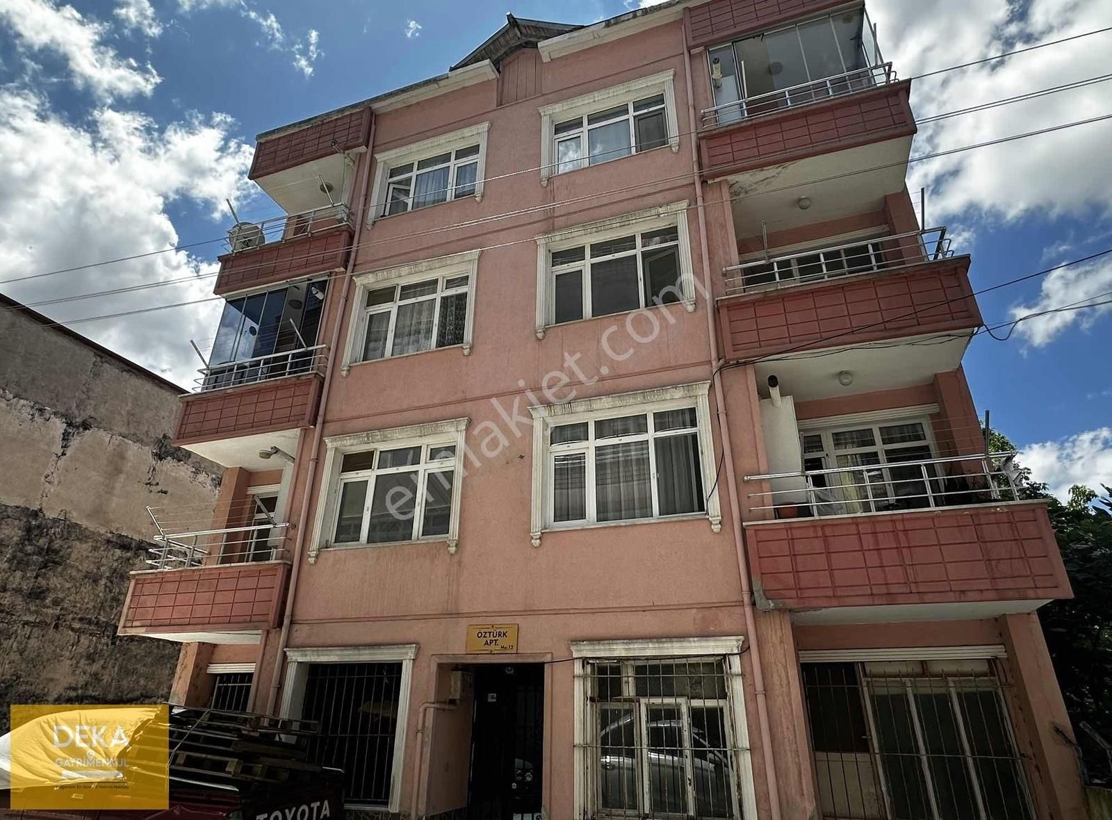 Deka Gayrimenkul'den İsmetpaşada Kiralık 3+0 Bakımlı Daire