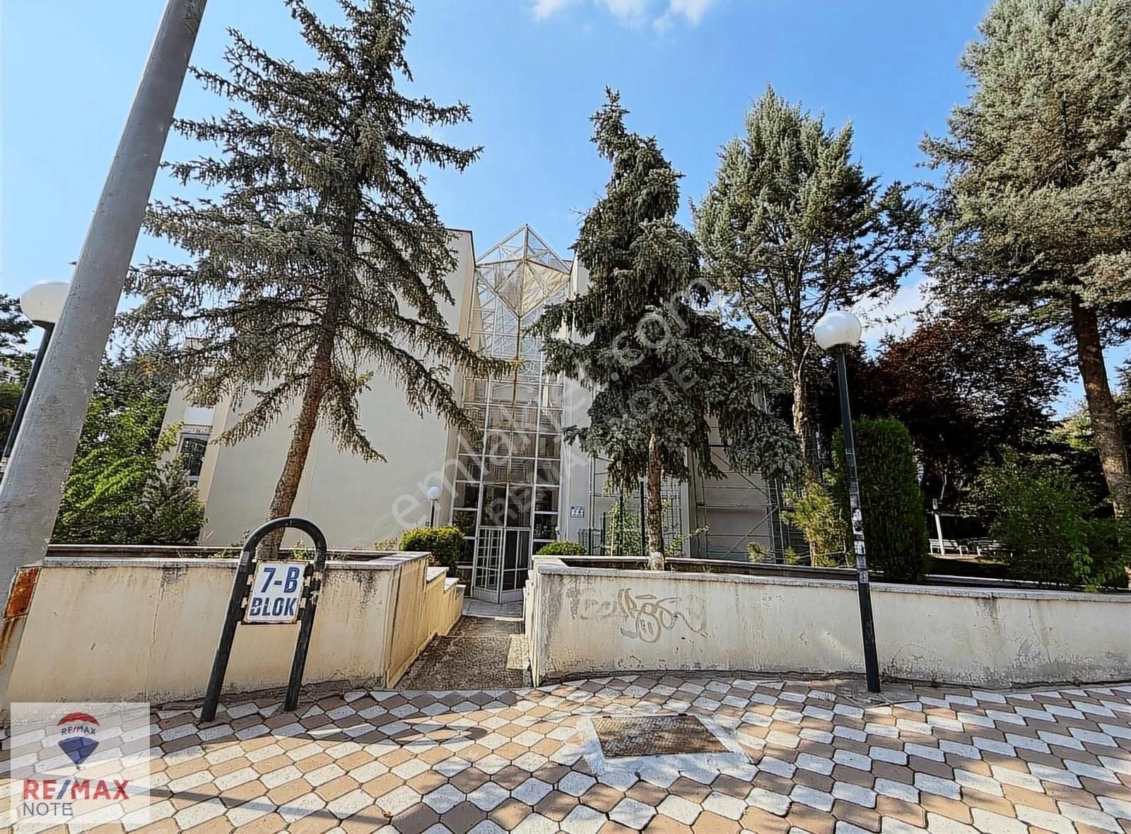 Camlı Klima Bloklarında Eşyalı 2+1 Kiralık Daire