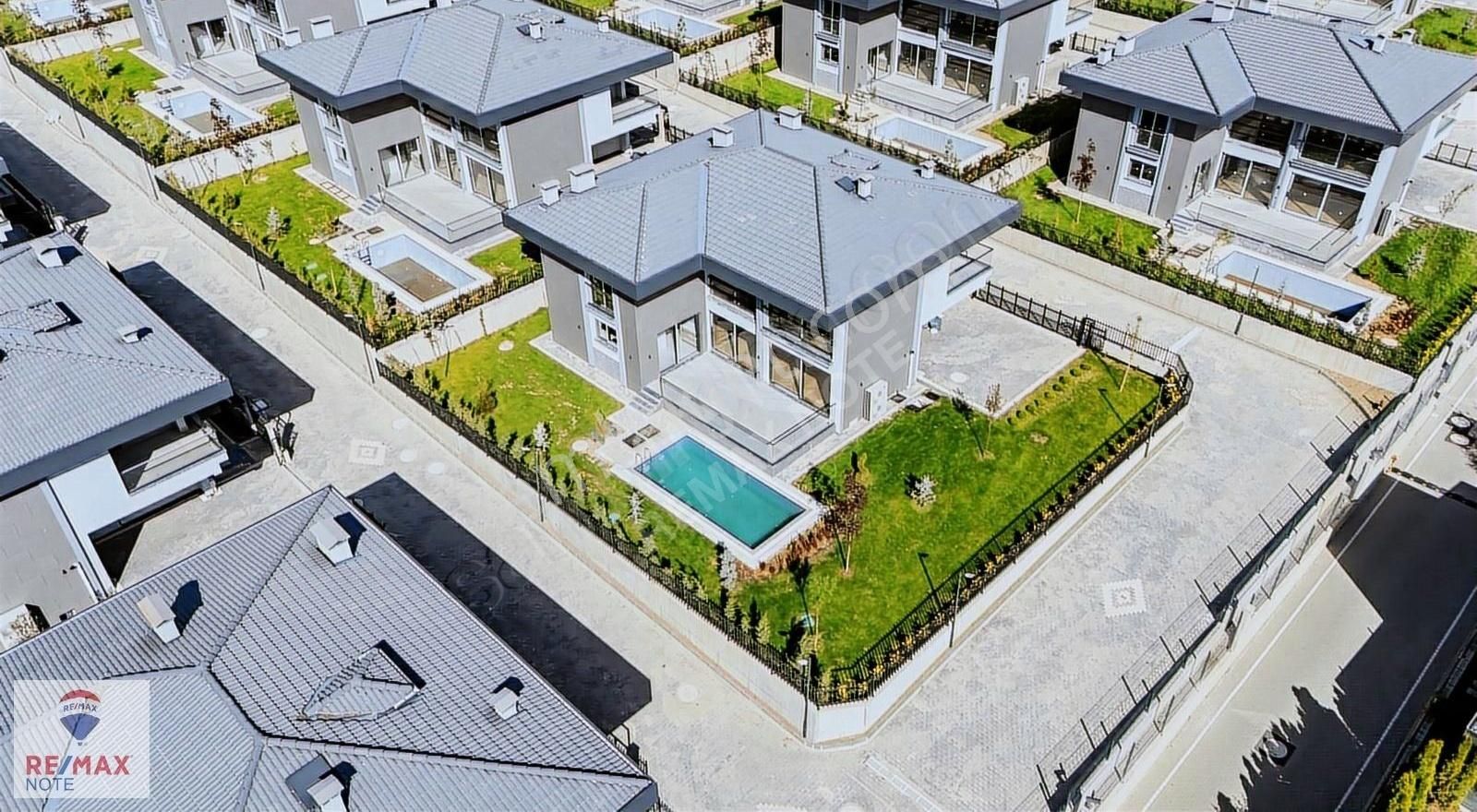 İncek'te Prestijli Müstakil Havuzlu, Asansörlü Lüks 5+1 Villa