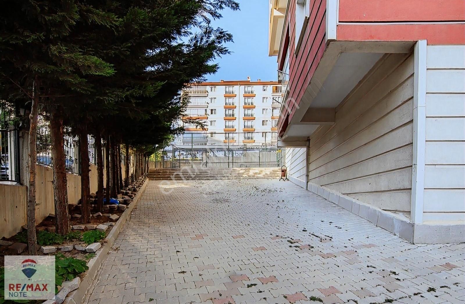 Yenimahalle Yeşilevler Mahallesi'nde Satılık 3+1 Daire