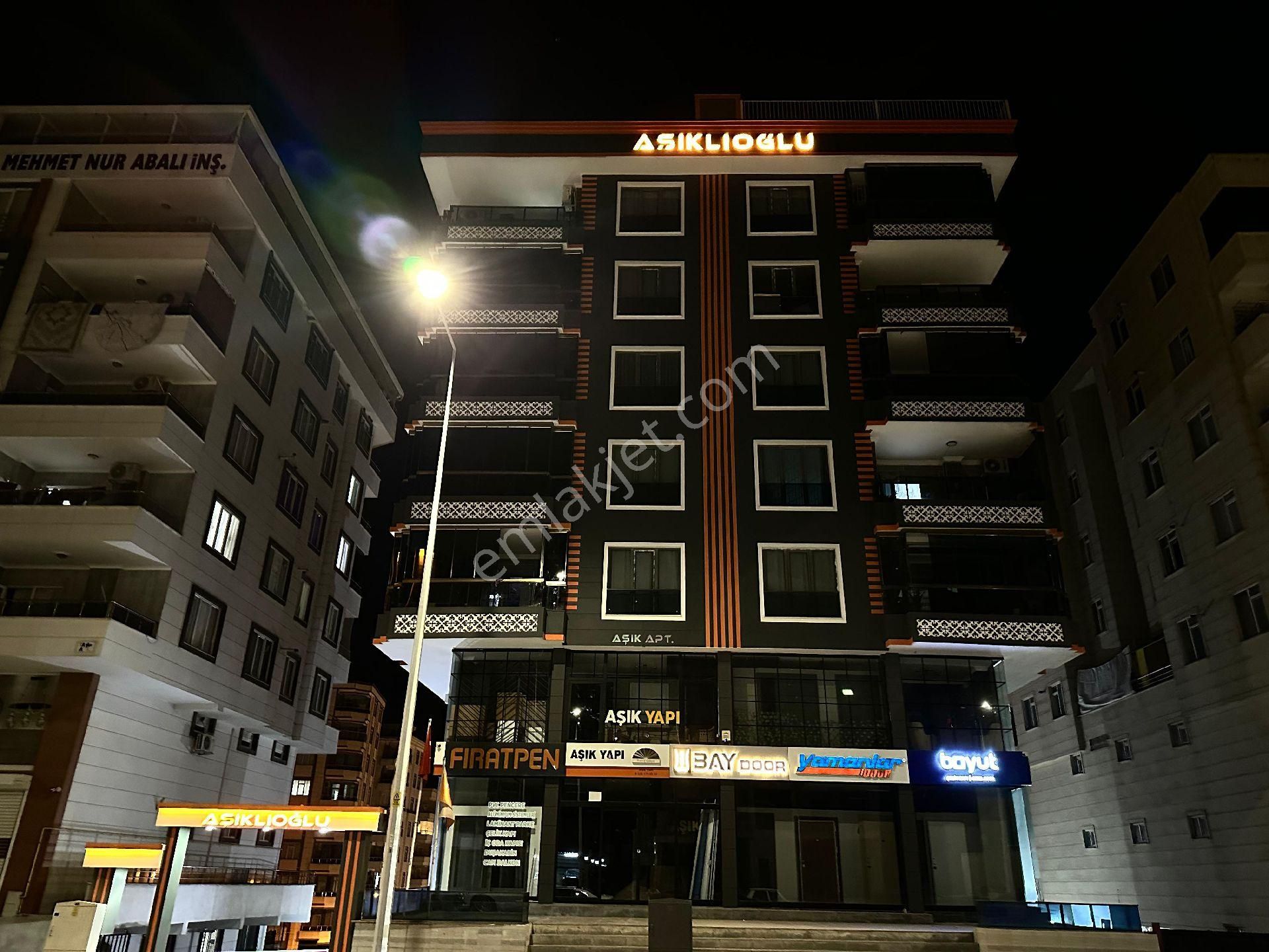Badıllı Emlak Tan Narlıkuyu Mahallesi 2.ikinci 35 Metre Yol Üzerinde Satlik 4+1 Lüks Daire