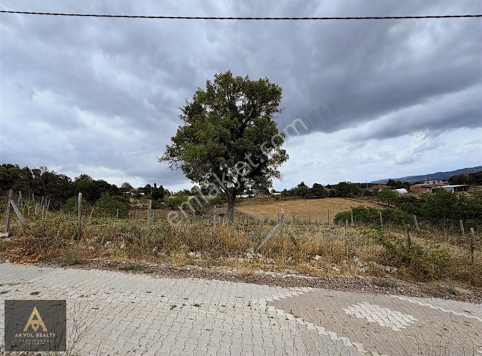 İzmit Gedikli Satılık 500 M2 Yol-su-elektrikli Köy İçi Tarla