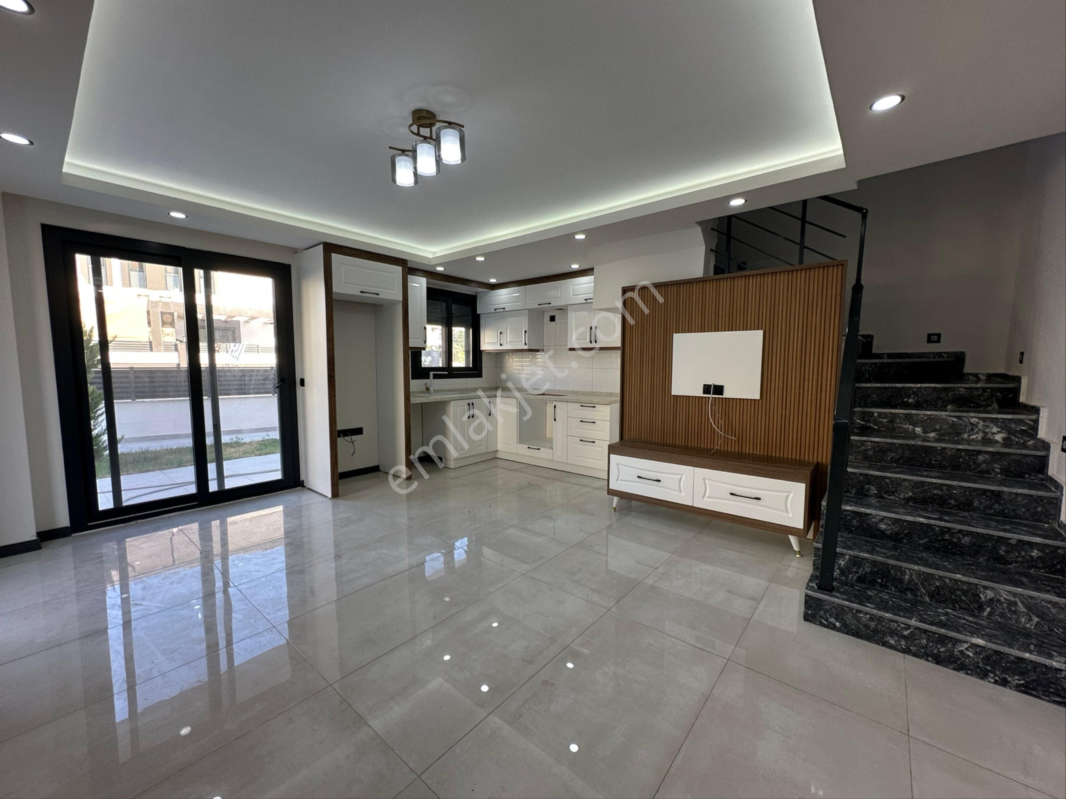 Didim Hisarda Satılık 3+1 Havuzlu Bahçeli Villalar - Görsel 12