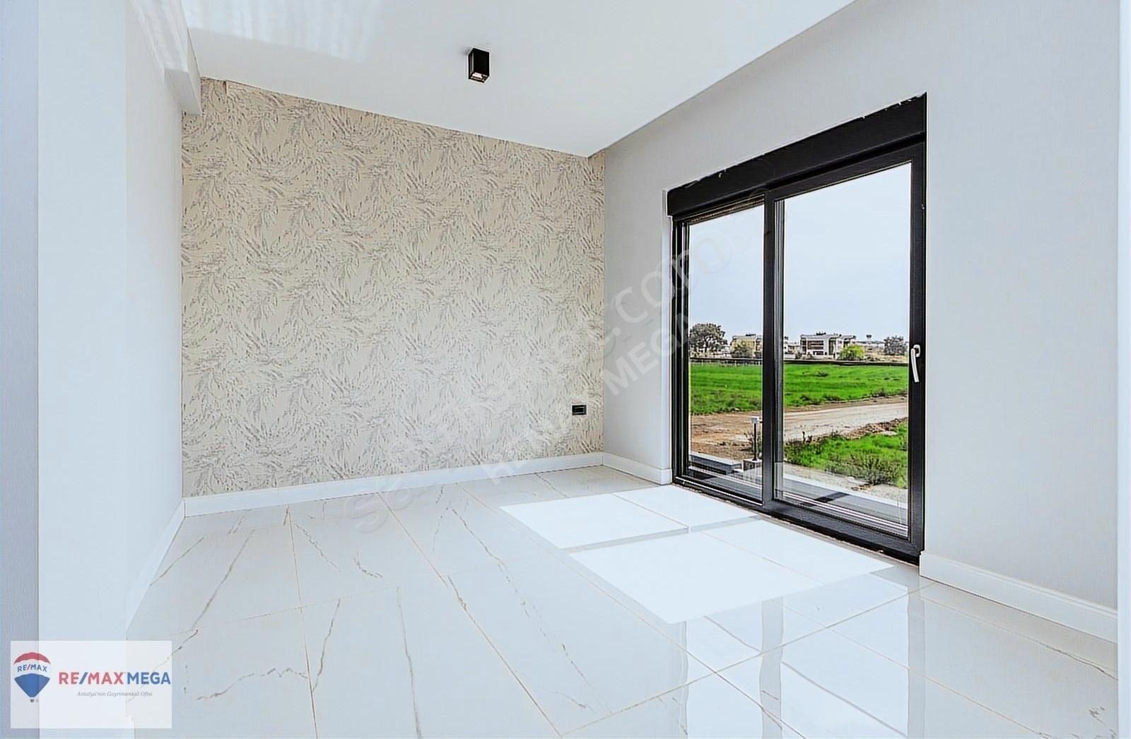 Döşemealtı Sky Garden Sitesi'nde 5+1 Özel Havuzlu Villa - Görsel 4