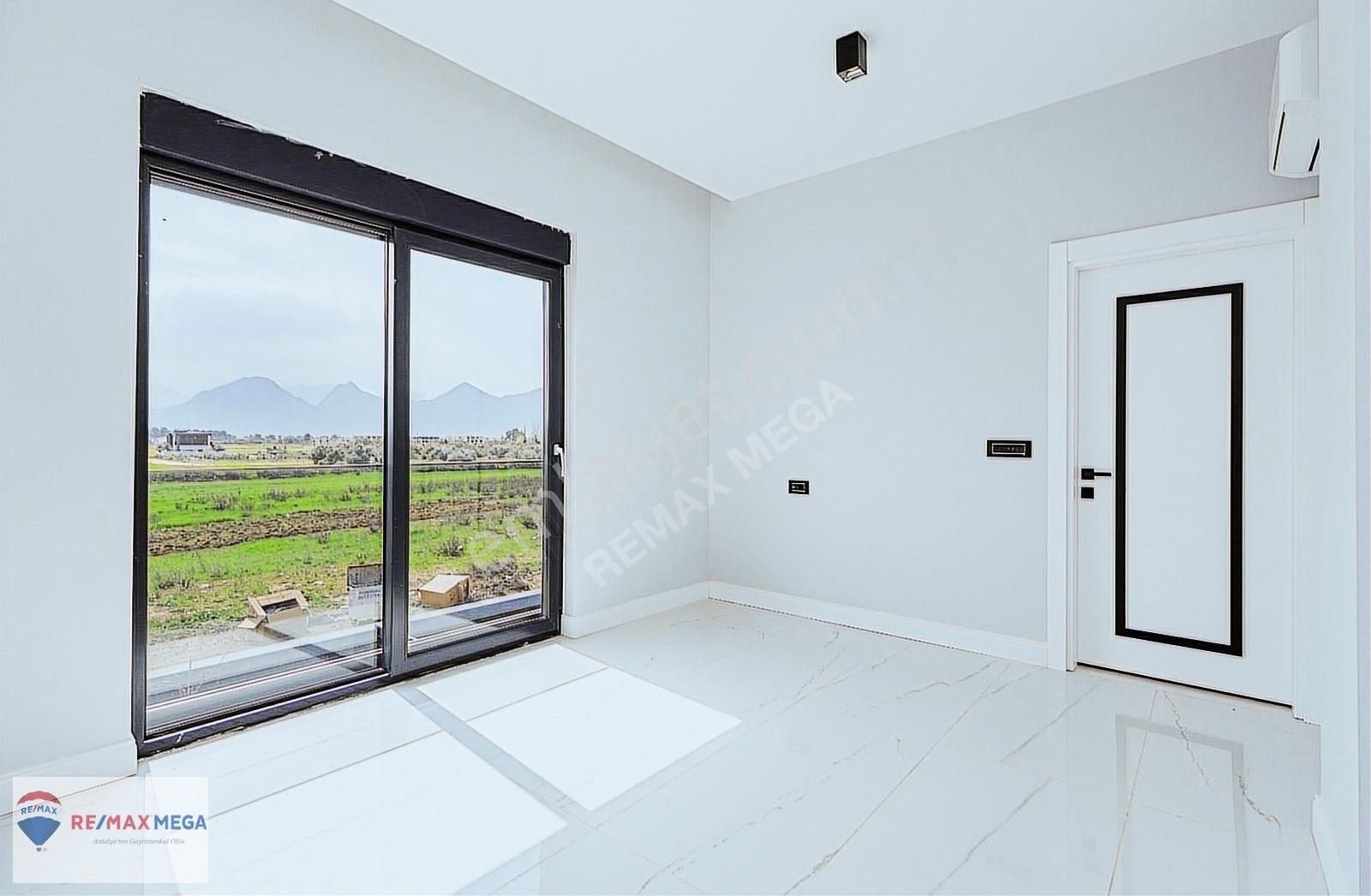 Döşemealtı Sky Garden Sitesi'nde 5+1 Özel Havuzlu Villa - Görsel 10