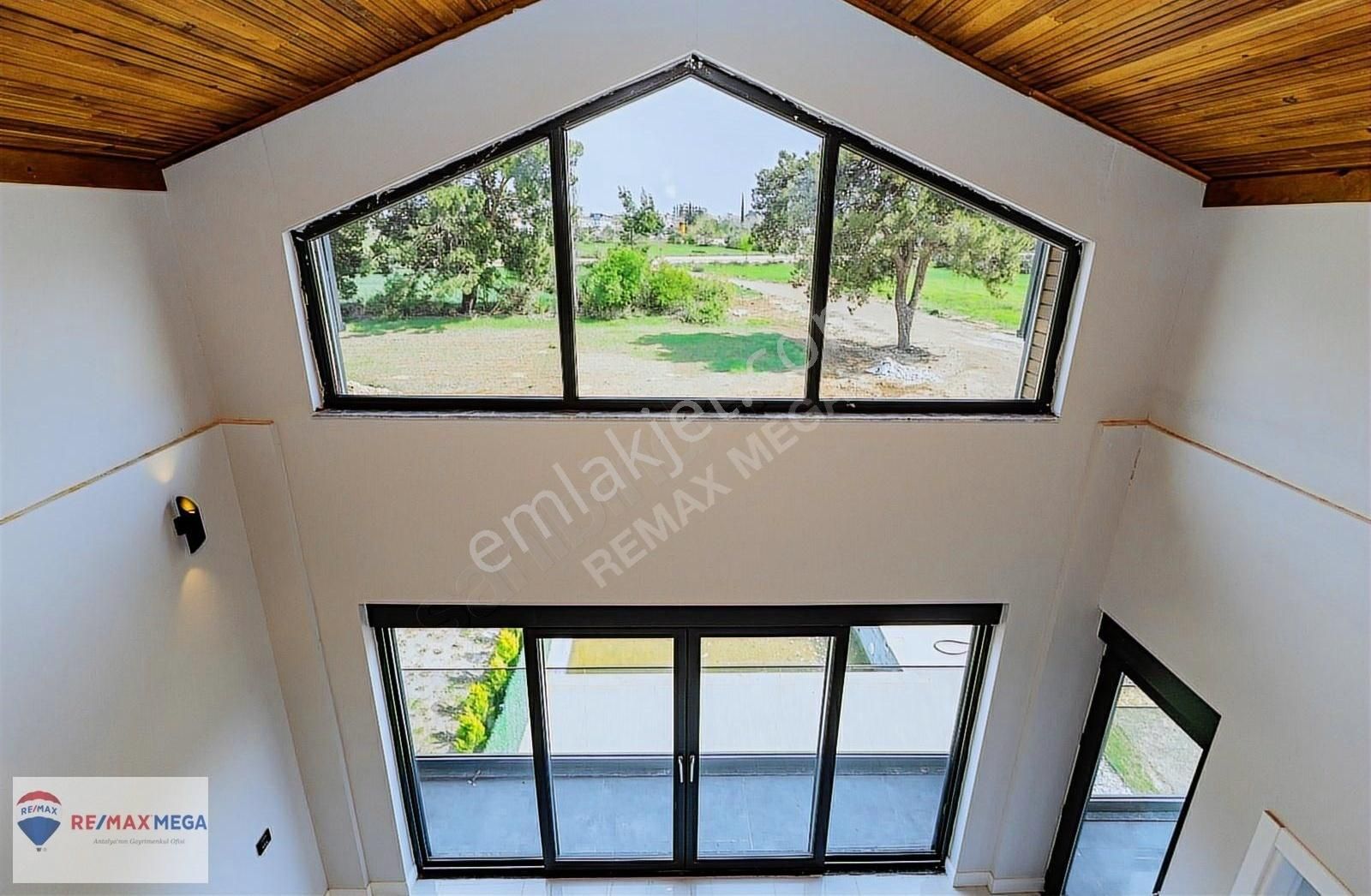 Döşemealtı Sky Garden Sitesi'nde 5+1 Özel Havuzlu Villa - Görsel 7