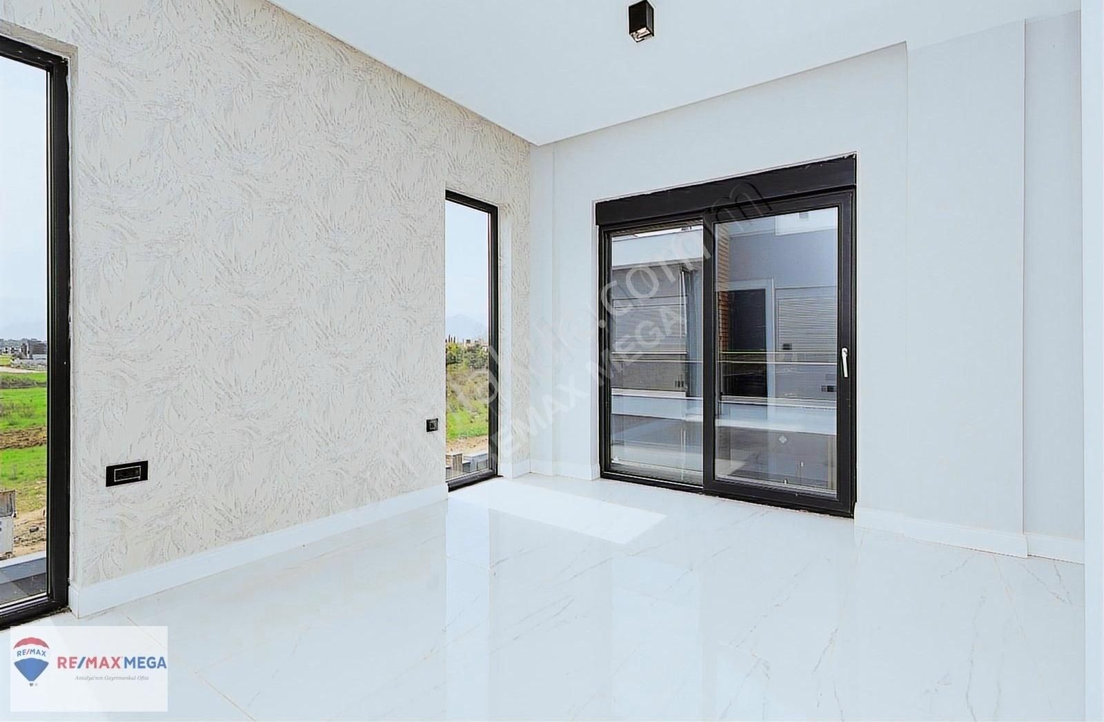 Döşemealtı Sky Garden Sitesi'nde 5+1 Özel Havuzlu Villa - Görsel 12