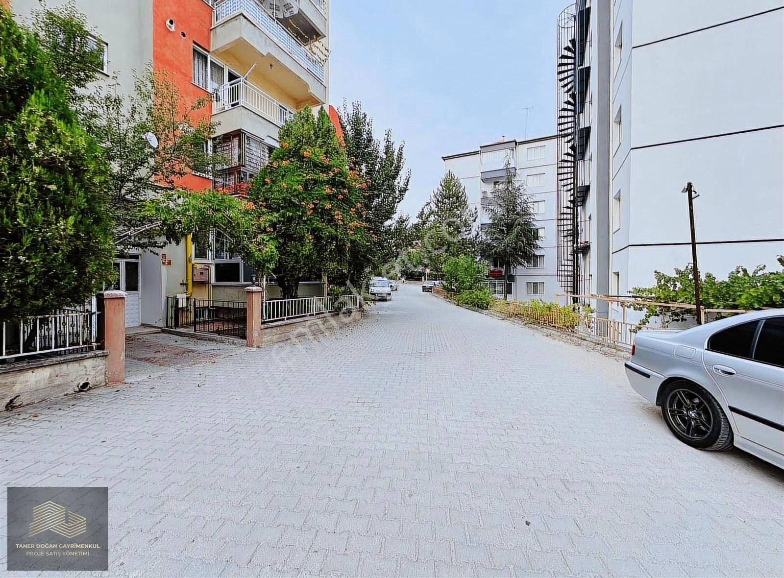 Yenikent Şoför Evlerinde Bakımlı Satılık 135m2 3+1 Daire