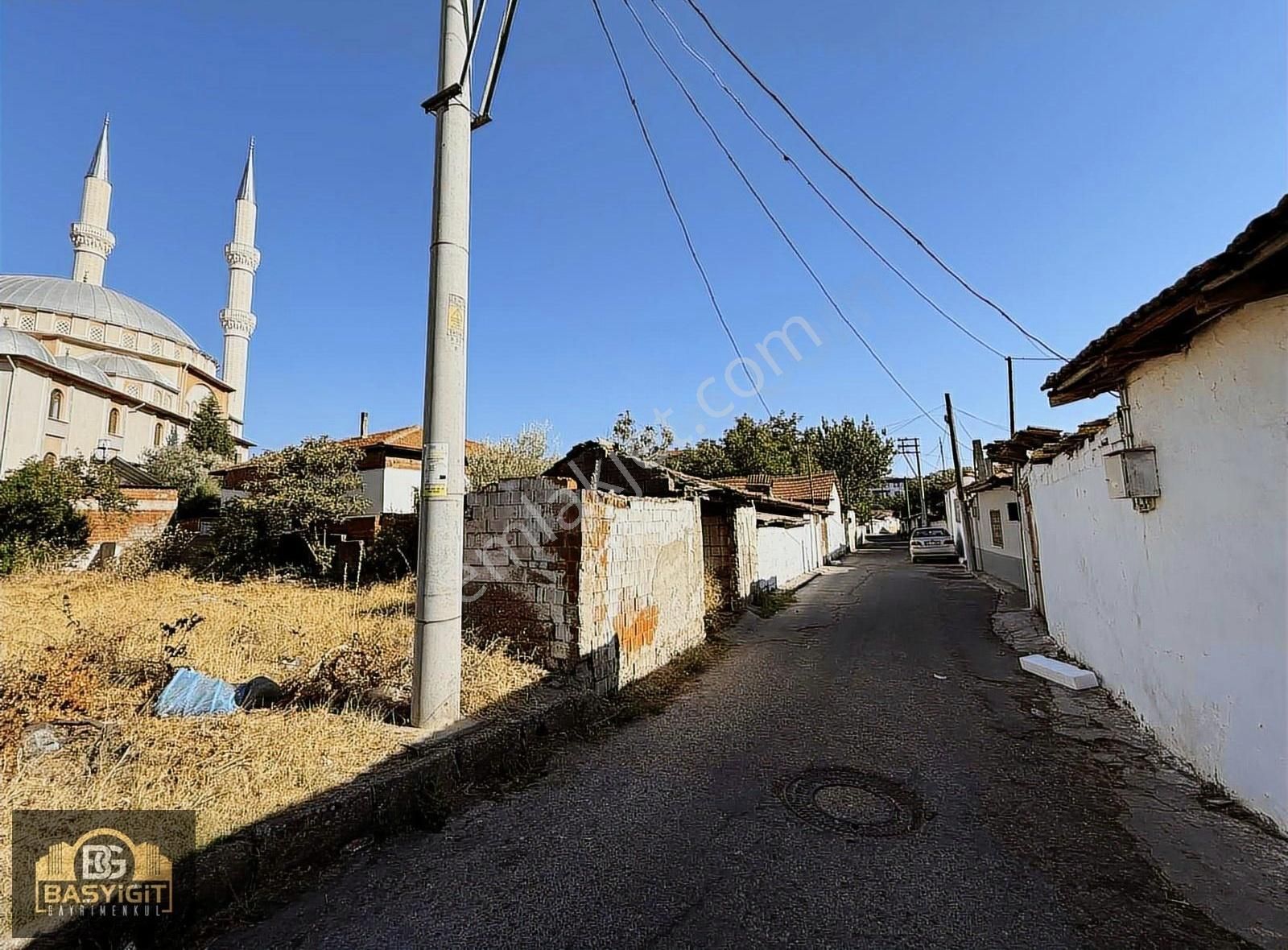 Reşatbey Mah.aksa Cami Yakını 581 M2 Satılık Arsa - Görsel 2