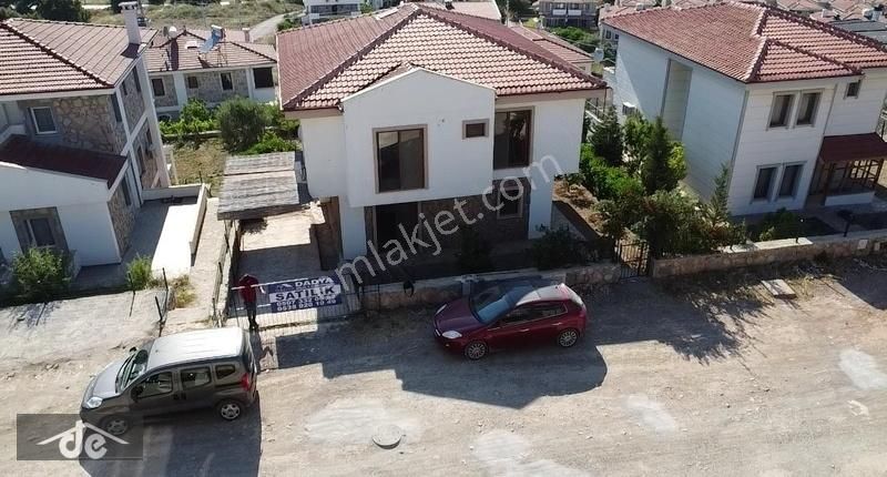 Dadyadan Merkezde Müstakil Parsel İçinde 3+1 Villa