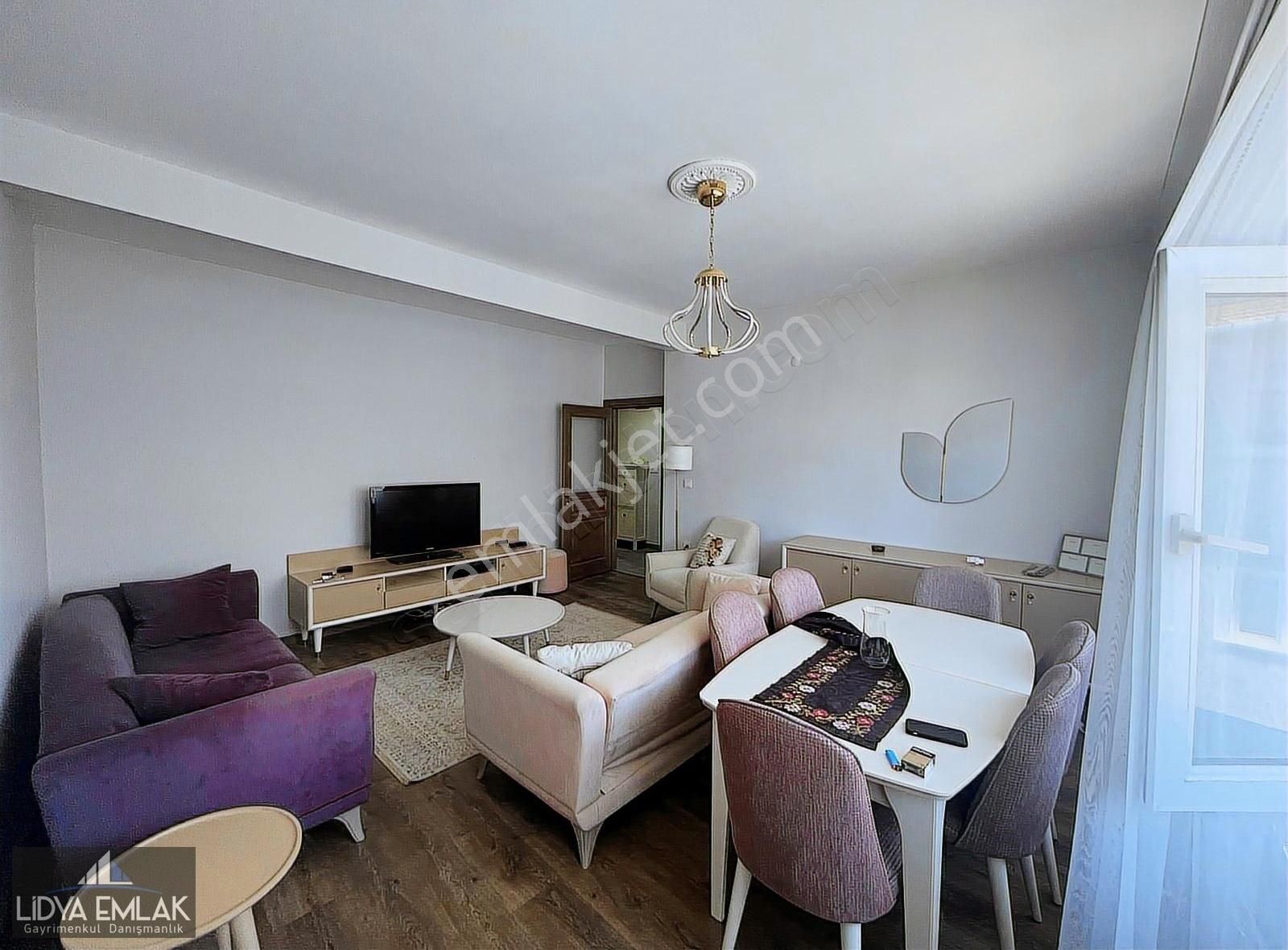 Üsküdar' Da 2+1 Eşyalı Kiralık Daire Zeynepkamil Hastanesi Yanı