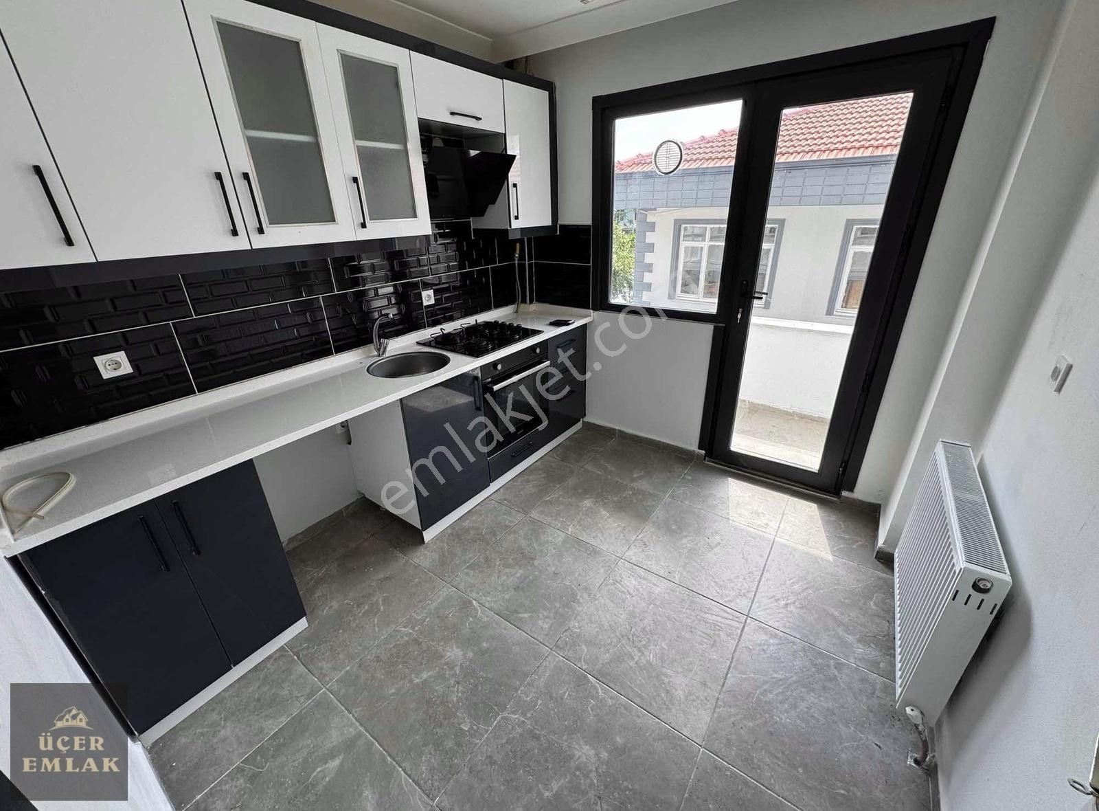 Üçer Emlak'tan Barış Mah. 2+1 Kiralık Daire