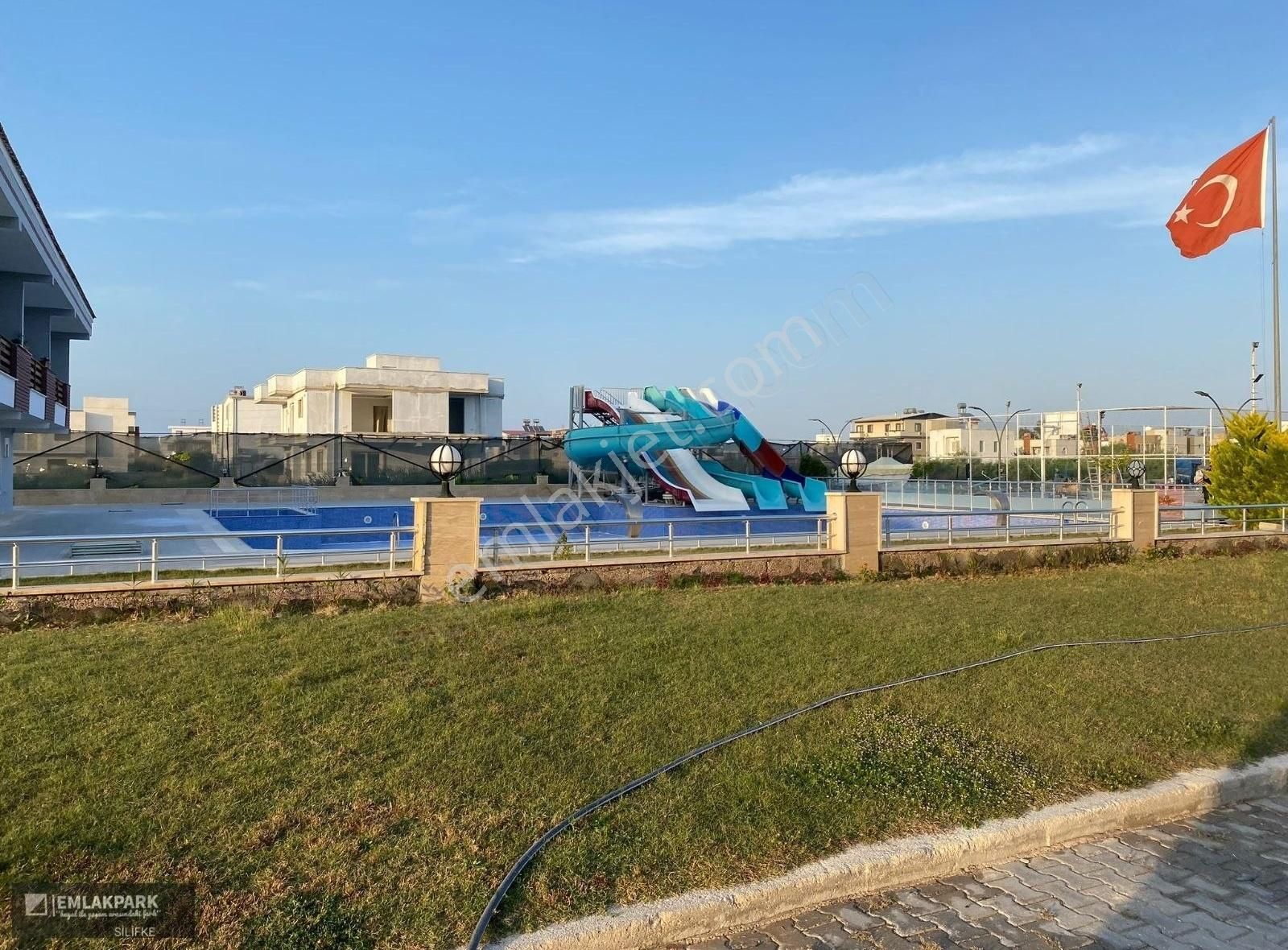 Emlakparkdan Satılık Kummahalesinde Lüks Site İcerisinde Daire