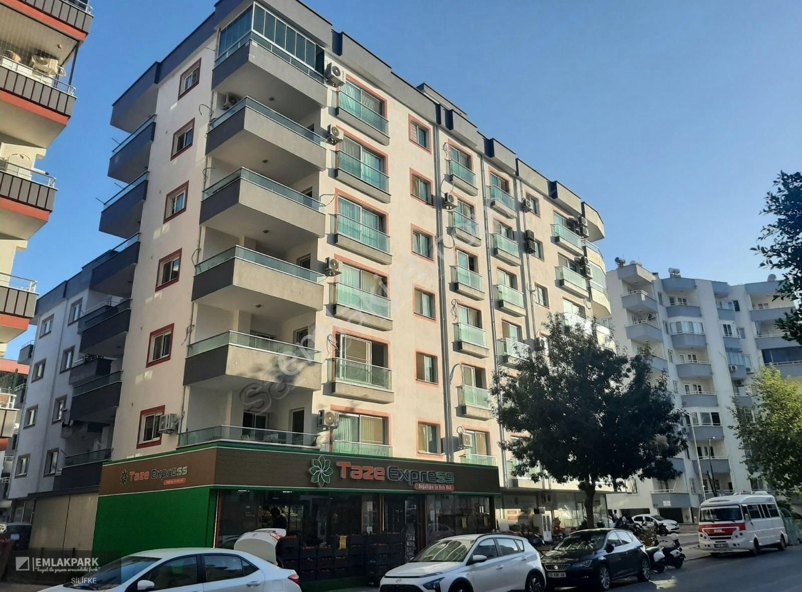 Emlakparkdan Satılık Göksu Mah. De Cadde Üzerinde Geniş Daire