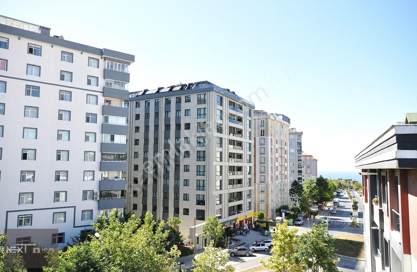 Next House'dan, Kavaklı'da, 4+2, 200m2, E.banyolu, K.otoparklı.