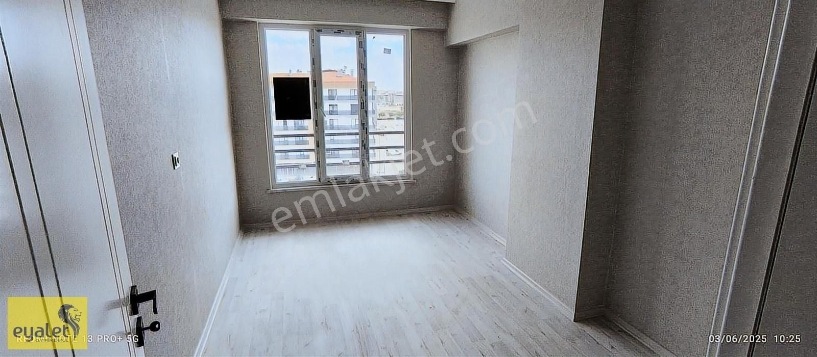 Akliva İnşaat Revapark Konutlarında Satılık Arakat Lüx 3+1 Daire