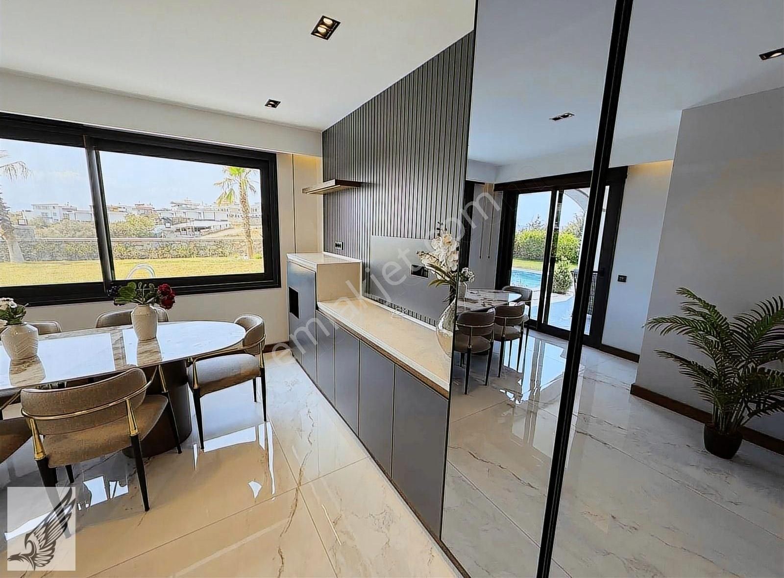 Ulamışta Akıllı Ev Sistemli Ultra Lüks Havuzlu Müstakil Villa - Görsel 3