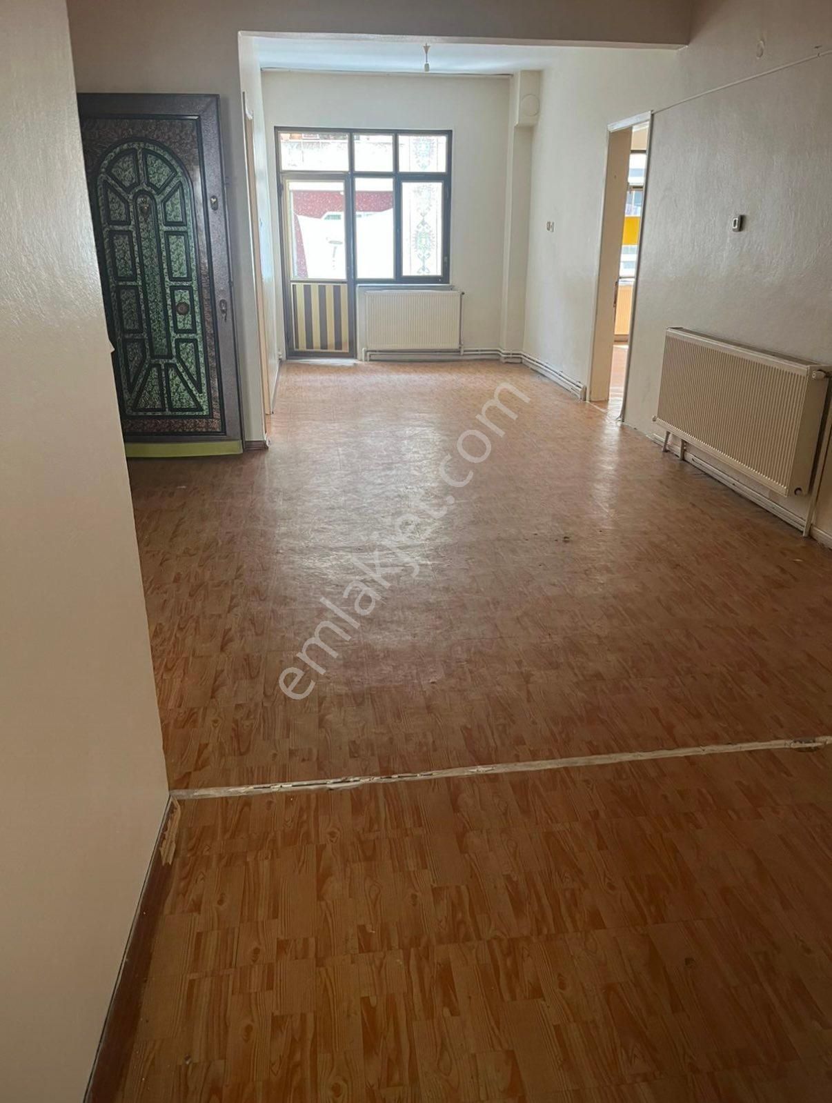 İsmetpaşa Mahallesi 4+1 140 M2 3.kat Tramvaya Yakın Kiralık Daire