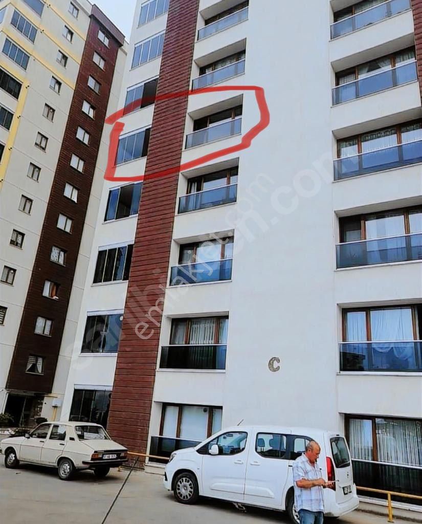Yıldızlı Yalıpark Rezidans Sitesinde 3+1 Satılık Daire