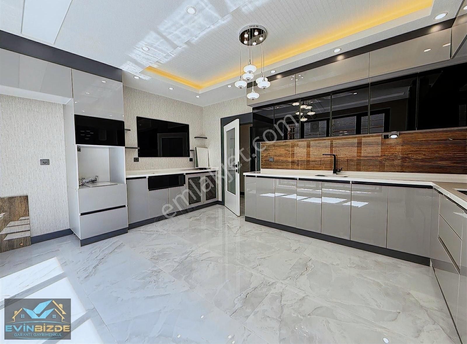 Evin Bizde Garantiden Kalite Konfor Arayanlar İçin İdail Daire