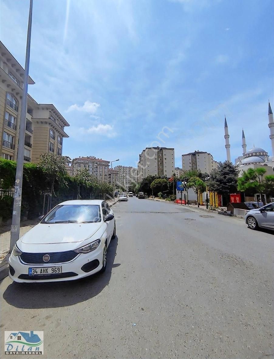 Dilan Gyo'dan Kiralık 3+1 Residance'da Metrobüse 5dk Yürüme Mesa