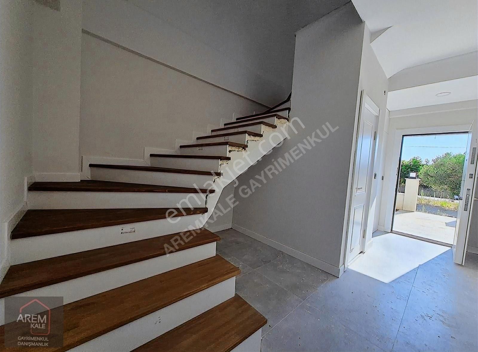 Çanakkale Güzelyalı'da Doğayla İçiçe 3+1 Müstakil Havuzlu Villa - Görsel 9