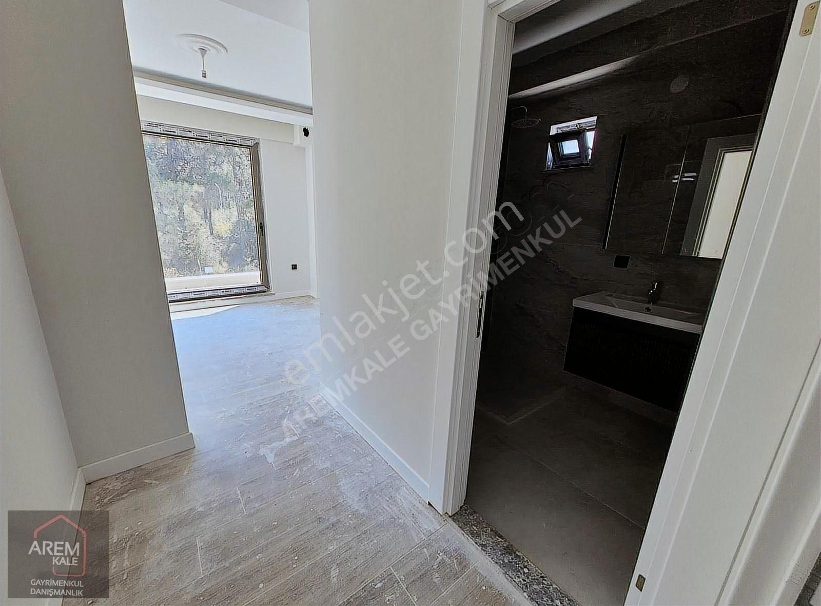 Çanakkale Güzelyalı'da Doğayla İçiçe 3+1 Müstakil Havuzlu Villa - Görsel 12