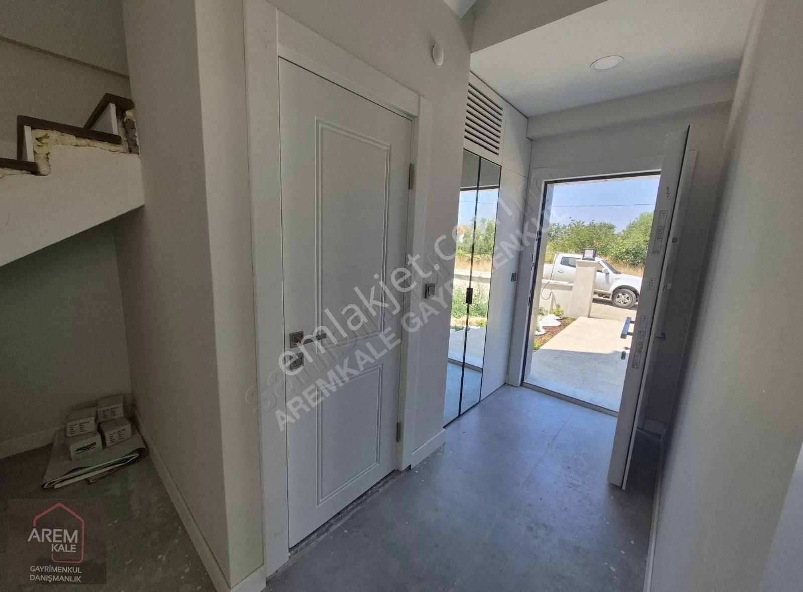 Çanakkale Güzelyalı'da Doğayla İçiçe 3+1 Müstakil Havuzlu Villa - Görsel 5