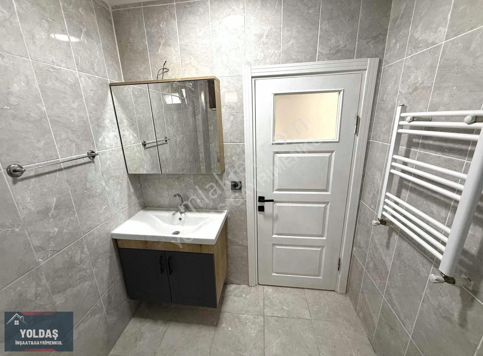 Yoldaş İnş Yunusemre De 2+1 2 Kat Asansörlü Satılık Daire