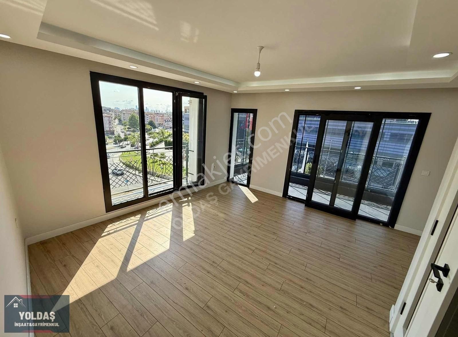 Yoldaş İnş Vega Avm Karşisi 2+1 100 M2 4 Kat Kiralik Lüks Daire
