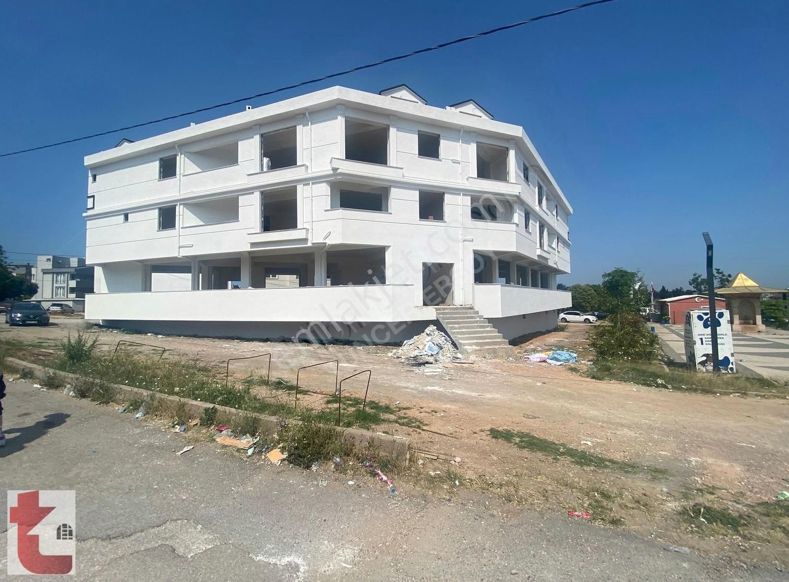 Bandırma Ayyıldız Mahallesinde Satılık Açık Mutfaklı 1+1 Daire