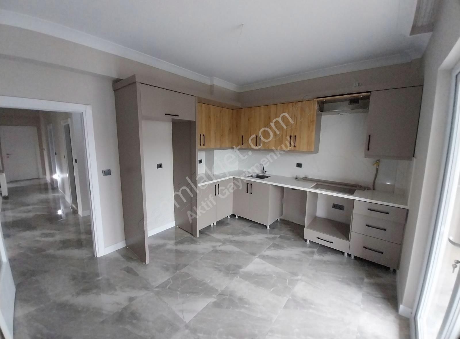 Karşıyakada Sıfır, Kapalı Otoparklı Lüks 3+1 Daire - Görsel 3
